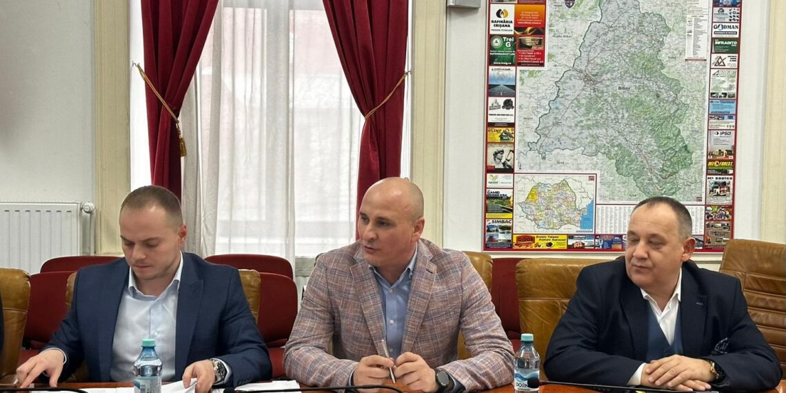 Prefectura și CJ Bihor vor să preia bombele ecologice din județ. Prefectul Țiplea își asumă închiderea depozitelor neconforme pentru care România plătește penalități