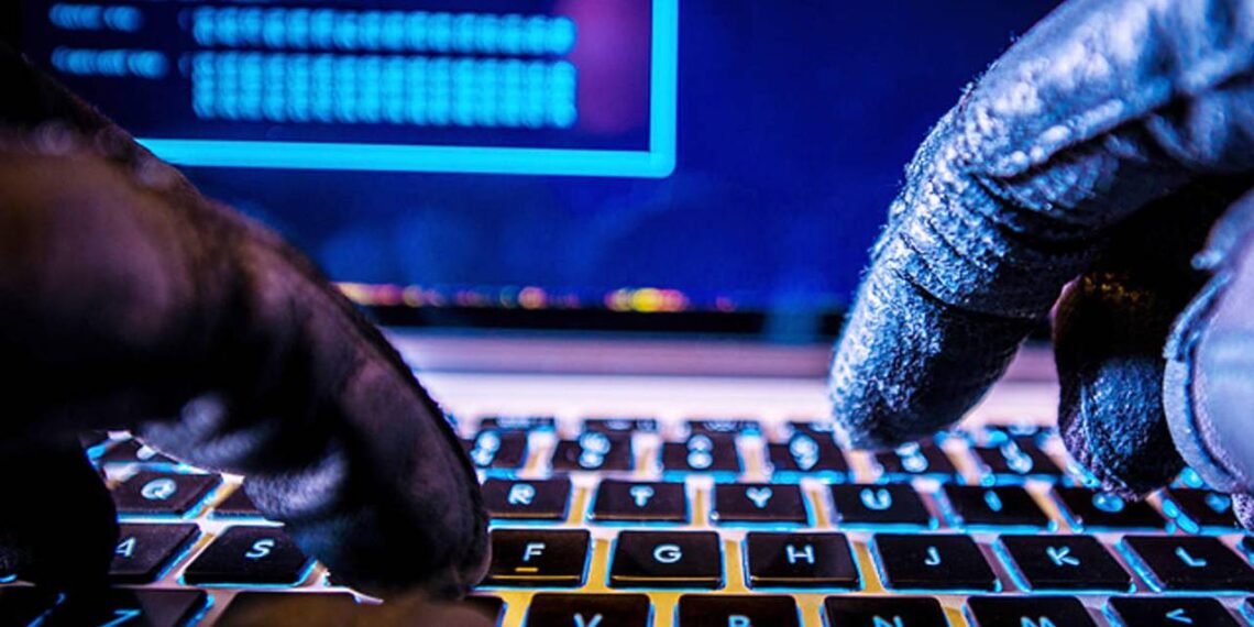 Fapta de a deschide şi utiliza un cont pe o reţea de socializare deschisă publicului, folosind ca nume de utilizator numele unei alte persoane şi introducând date personale reale care permit identificarea acesteia, întruneşte două dintre cerinţele esenţiale ale infracţiunii de fals informatic