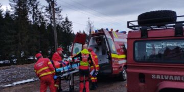 S-au răsturnat cu ATV-ul într-o râpă din Arieșeni