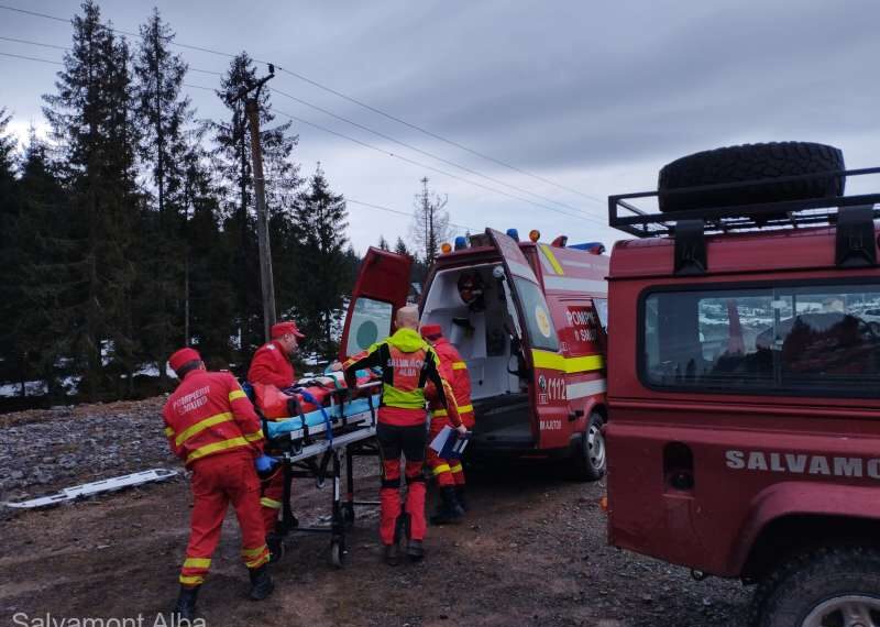 S-au răsturnat cu ATV-ul într-o râpă din Arieșeni