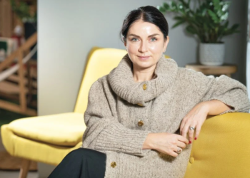 Absolventa unui master internațional în Drept la Oslo, care produce în Oradea pentru industria fashion premium