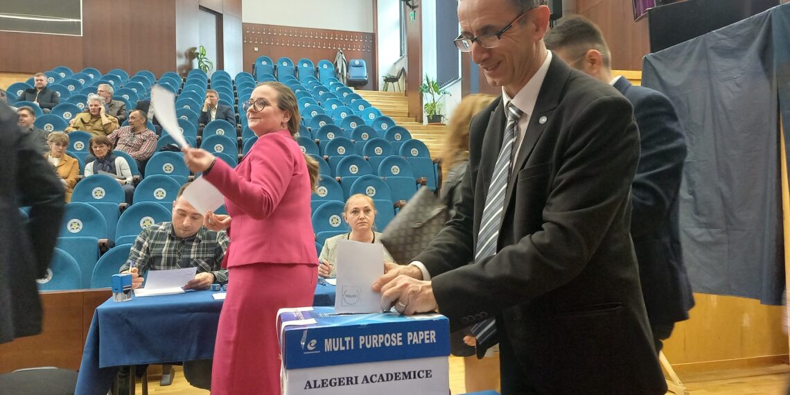 Aurel Căuș, ales președinte al Senatului Universității Oradea