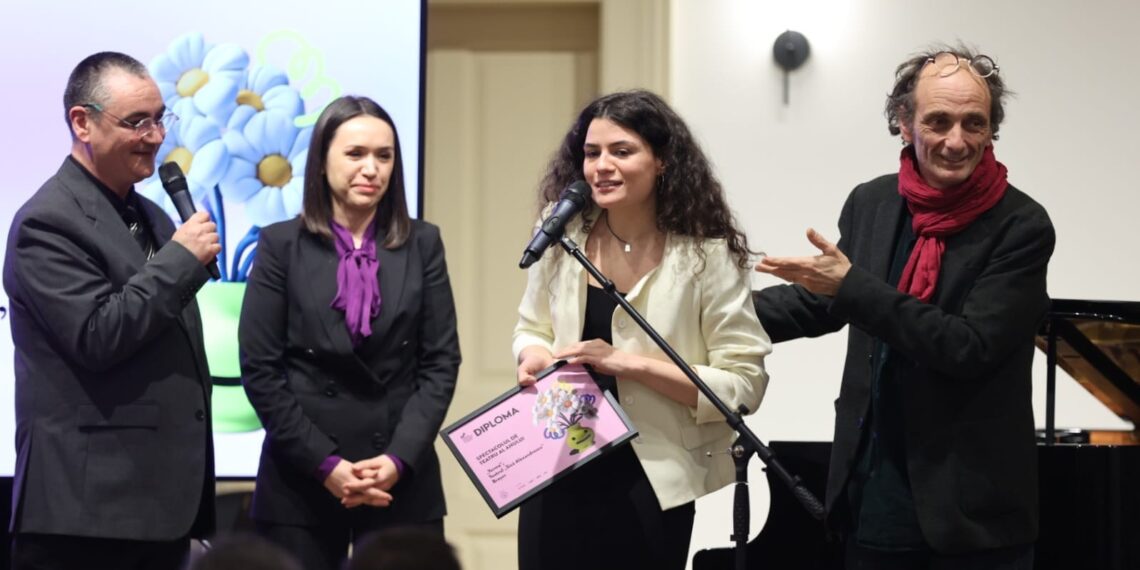 Aleșdeanca Diana Păcurar, premiul pentru Spectacolul de teatru al anului