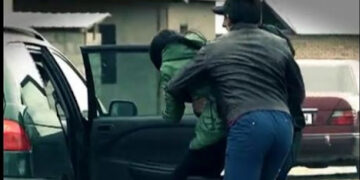 Doi tineri au  răpit o fată care tocmai împlinise 18 ani de pe o stradă din Salonta Ce au decis judecătorii