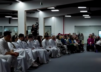 Biserica Lumina și Recorder au căzut la pace în pe tema vânătorului de bătrâni