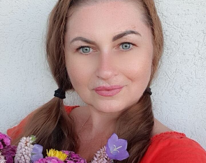 Fata cu ochii albaștri a plecat la Cer. Asistenta medicală din Ștei care lupta cu o boală cruntă a lăsat un gol imens