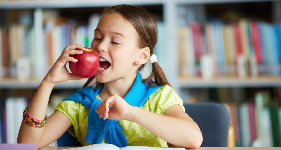 32 de școli din Bihor intră în Programul Masă sănătoasă