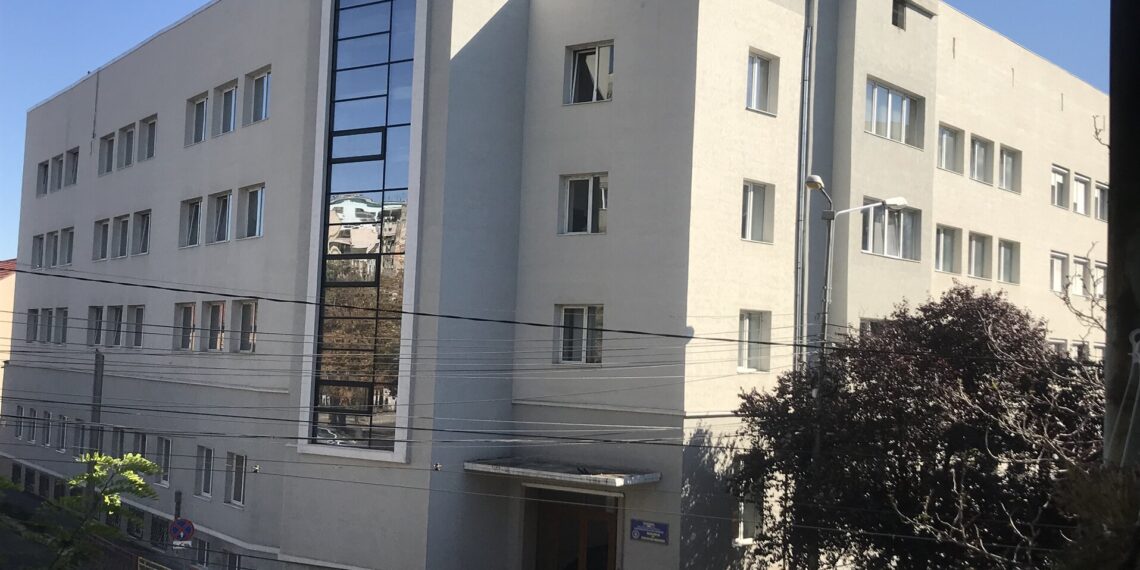 Profesor de la Facultatea de Protecția Mediului, fostul șef al Gărzii Forestiere Oradea, amendat pentru mărturie mincinoasă într-un dosar răsunător de mită, fals, cumpărare și trafic de influență