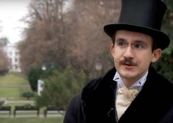 Povestea orădeanului care la 20 de ani e figură emblematică în București. Aerul de marchiz de secol XIX al studentului de la Istoria Artei trezește curiozitatea