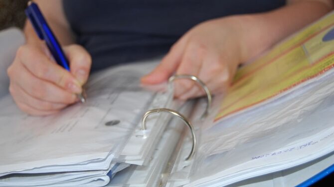 Aplicarea regimului juridic al prescripţiei în situaţia diferenţelor de pensie acordate | Practică neunitară