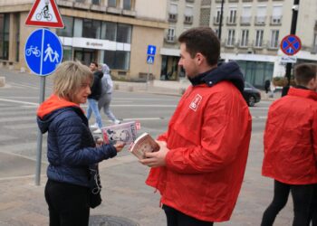 Au împărțit orădenilor romane de dragoste precum ,,Adam și Eva’’  de Liviu Rebreanu sau ,,Maitreyi’’ de Mircea Eliade