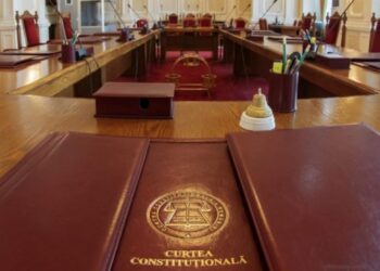 Dispozițiile referitoare la persoanele ce urmează să aibă acces la informațiile clasificate nu reprezintă impedimente de natură să afecteze drepturile și libertățile constituționale