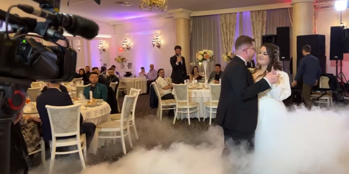 Solista Andrada Tulvan, nuntă cu „higheghe și tobă”, cu grăitor și cu  „cei mai autentici dansatori”