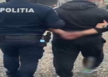 Șantajiștii prinși de polițiștii în civil în parcarea Era trebuie să-i plătească 50.000 lei daune morale și 30.000 daune materiale celui pe care îl amenințase cu moartea dacă nu îi dă 50.000 lei