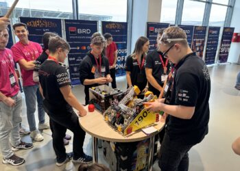 Eminescienii au unul dintre cei mai buni roboți din regiune Premiul Design Award, locul al 3-lea