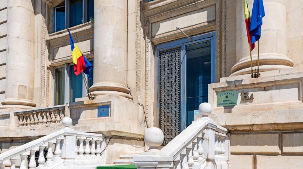 Legea pentru alegerea Președintelui realizează o redimensionare a intervalului de timp în care urmează a se fixa data alegerilor, ceea ce nu pune în discuție încălcarea dreptului electoral