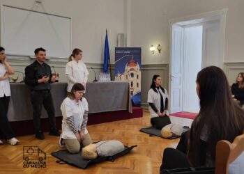 Caravana cu Medici Bihor a susținut un curs de prim ajutor pentru avocații din Baroul Bihor