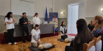 Caravana cu Medici Bihor a susținut un curs de prim ajutor pentru avocații din Baroul Bihor