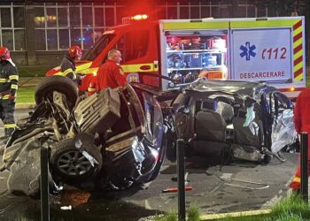 Atutoturism rupt în două pe Cantemir în urma unui impact violent