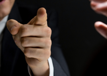 Procuror amenințat prin intermediul serviciului de urgenta 112.“ Spune-i lui procurorul general…ca mâine îi dispare copilul…”