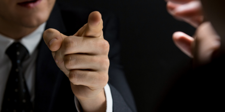 Procuror amenințat prin intermediul serviciului de urgenta 112.“ Spune-i lui procurorul general…ca mâine îi dispare copilul…”