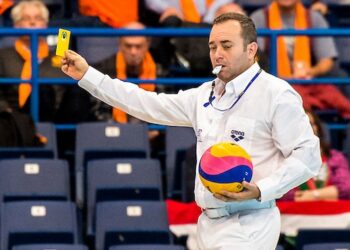 Adi Alexandrescu, singurul arbitru din lume care a oficiat la 6 finale consecutive ale Ligii Campionilor europeni şi la 14 ediţii consecutive de Champions League. A patra oară la J.O.