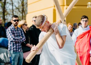 Calea Crucii la Palatul Baroc