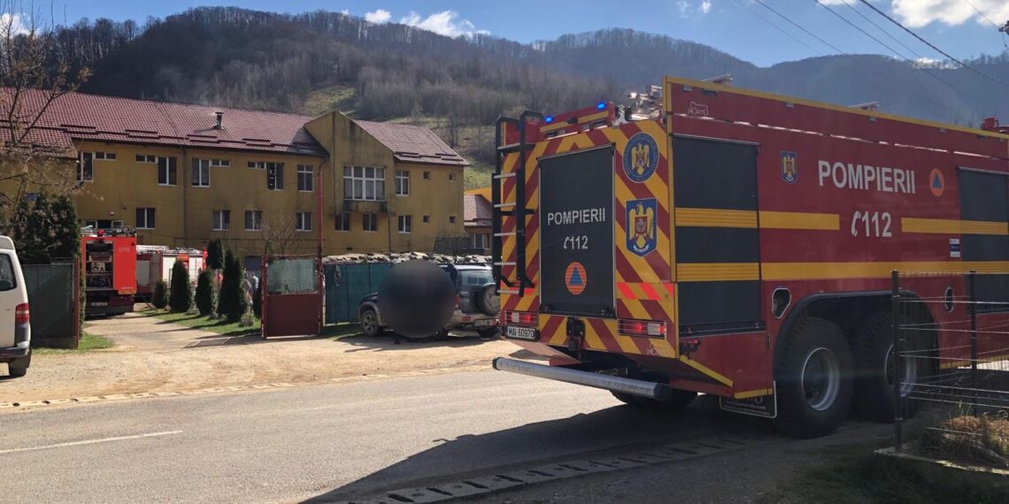 Incendiu la un centru de recuperare.Toți cei 49 de pacienți au fost evacuați din clădire