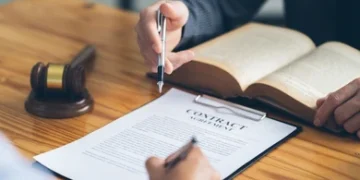 Soluţionarea cauzelor având ca obiect cereri de constatare a caracterului ilicit al faptei care aduce atingere unor drepturi nepatrimoniale atunci când acestea sunt formulate simultan cu cereri întemeiate pentru acordarea de despăgubiri pentru prejudiciul nepatrimonial cauzat