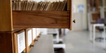 Regimul juridic aplicabil prescripţiei dreptului de a obţine executarea silită a ipotecii este guvernat de normele de drept substanţial în vigoare la momentul naşterii dreptului creditorului ipotecar | Jurisprudență ÎCCJ