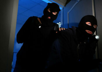 Mihai Ștefan Zsoldos, șeful unei grupării de hoți, care a terorizat Clujul, a cerut să iasă din pușcărie. Are 17 ani și 6 luni de executat. Avea iubită o avocată și a spart casa unei judecătoare