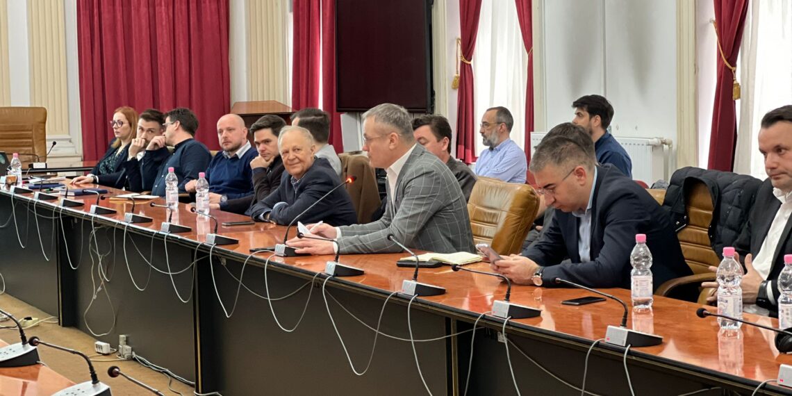 Firmele care vor concesiona terenuri în parcurile industriale din Aleșd, Beiuș, Marghita și Ștei pot accesa fonduri europene nerambursabile de până la 2,5 milioane euro