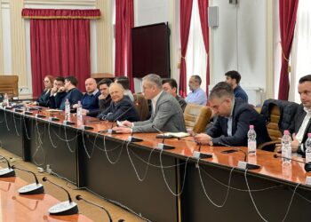 Firmele care vor concesiona terenuri în parcurile industriale din Aleșd, Beiuș, Marghita și Ștei pot accesa fonduri europene nerambursabile de până la 2,5 milioane euro