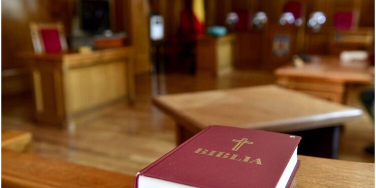 Efectele legăturii de rudenie biologică stabilite într-un proces civil sau chiar în procesul penal pendinte ulterior comiterii faptei de incest retroactivează până la momentul naşterii copilului | Jurisprudență ÎCCJ