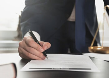 Soluționarea contestației în anulare introduse împotriva încheierii pronunțate cu ocazia soluționării plângerii formulate, în temeiul art. 340 din Codul de procedură penală, împotriva soluției de clasare | Decizia CCR