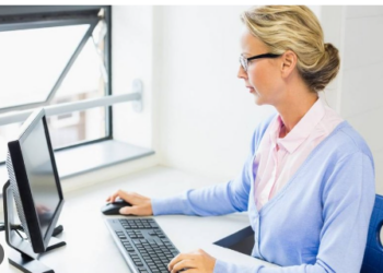 Au de corectat 70-80 de lucrări la simularea Bac-ului, până luni. Și nu sunt plătiți