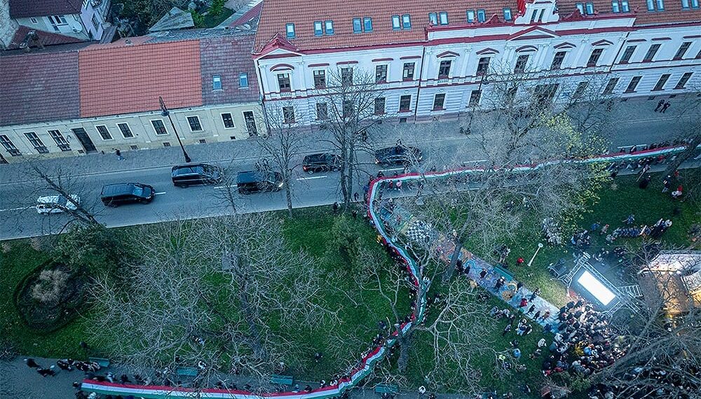5000 de oameni și un steag al Ungariei de 100 m etalat la Ziua Maghiarilor de Pretutindeni sărbătorită la Oradea