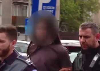 Adolescenta care l-a înjunghiat pe pedadog iese din arest preventiv