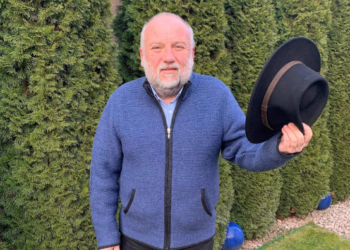 Reputatul ortoped Sorin Luigi Vesa este noul manager al Spitalului Orășenesc Ștei. ”Altruist și empatic, cu telefonul deschis pentru pacienți zi și noapte, Omul Sorin Vesa tratează și vindecă, în domeniul medical, și cu «instrumentele lui Dumnezeu»”