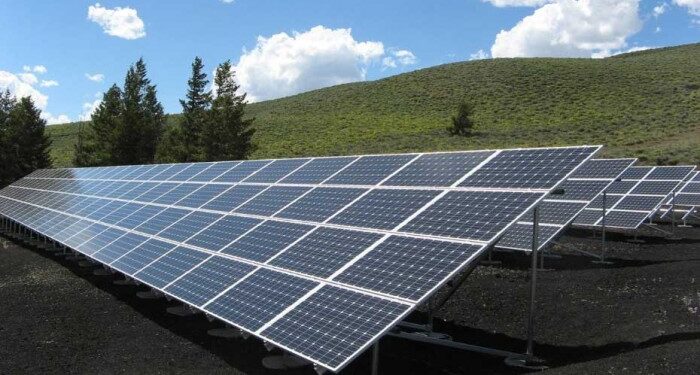Comisia Europeană a deschis o anchetă ce vizează construirea și exploatarea unui parc fotovoltaic din România