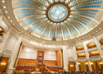 Senatul a votat proiectul legislativ prin care fugarii vor fi obligați să suporte cheltuielile de aducere în țară