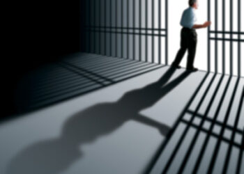 Dispozițiile privind liberarea condiționată atunci când cel condamnat se află în executarea pedepsei în regim semideschis sau deschis sunt constituționale