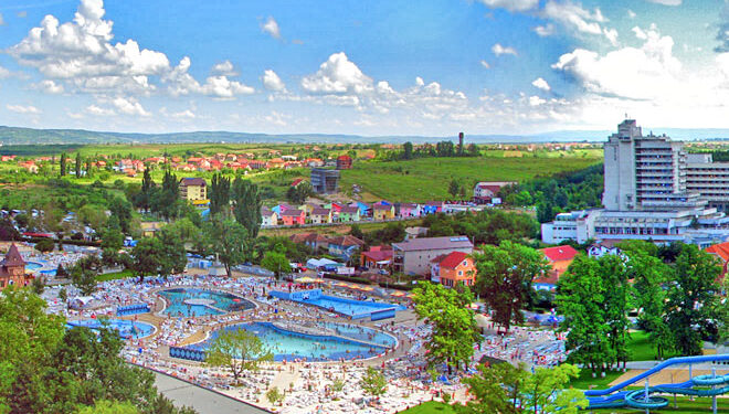 Cum a ajuns Băile Felix să atragă mai mulți turiști decât Mamaia. Vicepreşedintele Asociaţiei Naţionale a Agenţiilor de Turism:Pentru minivacanţa de 1 Mai şi Paşte cea mai vândută staţiune este Băile Felix