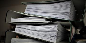 RIL: acțiunile în contencios administrativ introduse de sindicate și asociații în reprezentarea salariaților/funcționarilor publici se timbrează