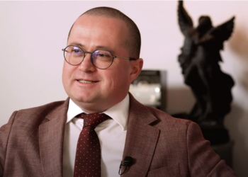 În culisele avocaturii penale cu celebrul Răzvan Doseanu: De la stagiatură la succes. Există riscul ca avocatul să devină o țintă numai pentru că are un anumit client important