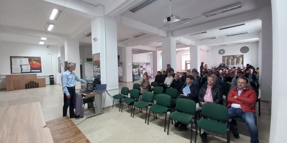 Prima întâlnire a workshop-ului „De la idee la realitate – TERMOFICAREA MUNICIPIULUI ORADEA” a umplut sala la Universitatea din Oradea