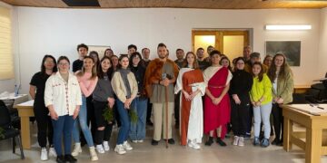 De-a „dacii și romanii” – studenții orădeni recreează straiele strămoșilor