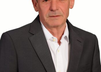 Ieșit din tipare. Un bărbat care a câștigat 23 miliarde le vechi la Loto vrea să câștige fotoliu de primar al unui municipiu din Bihor. Un miliard donat bisericii