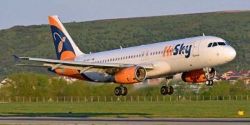 Compania care a câștigat dreptul de a opera zboruri pentru Air Oradea, risc de insolvență