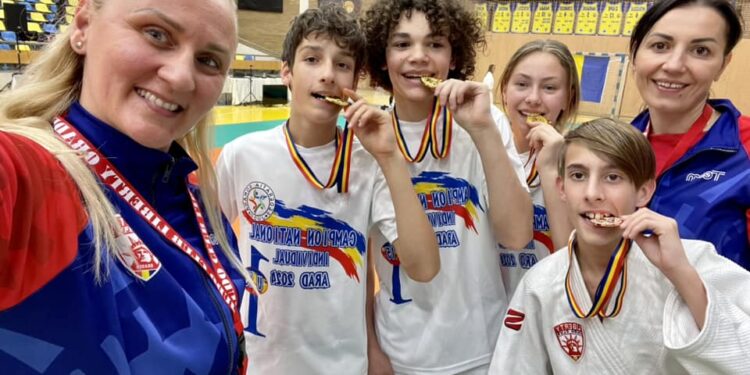 Fiul primului ne-japonez devenit Shidoin, campion național. Orădenii Tudor și Bogdan Lascău vor să-și depășească părinții campioni
